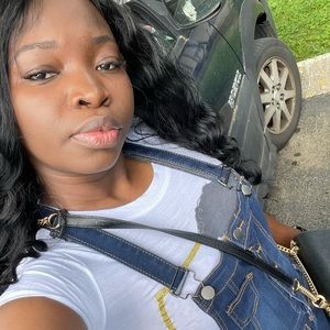 Meet your Posher, Christiana